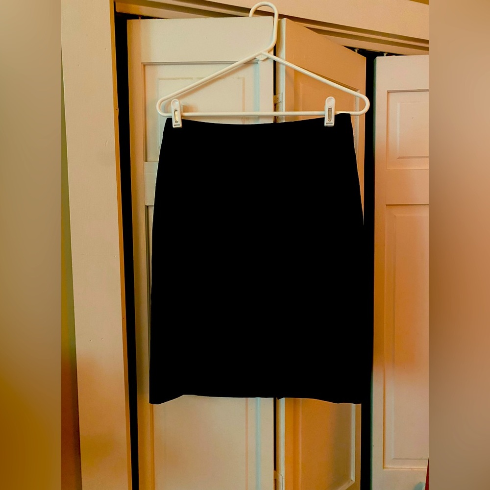 Banana Republic black pencil skirt size 4